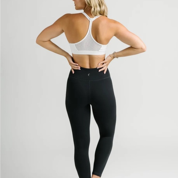 2 grid Zyia sports bras. Great condition. Peach and army green. - Picture 2 of 5